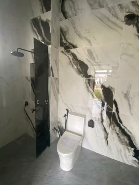 Rumah Berkembar untuk Dijual di Johor Bahru (Johor) - Eva Siow - Bathroom - PropertyGuru.com.my
