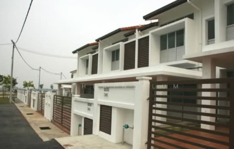 Rumah Berkembar untuk Dijual di Puncak Bestari (Puncak Alam) - Catherine Lum - Exterior - PropertyGuru.com.my