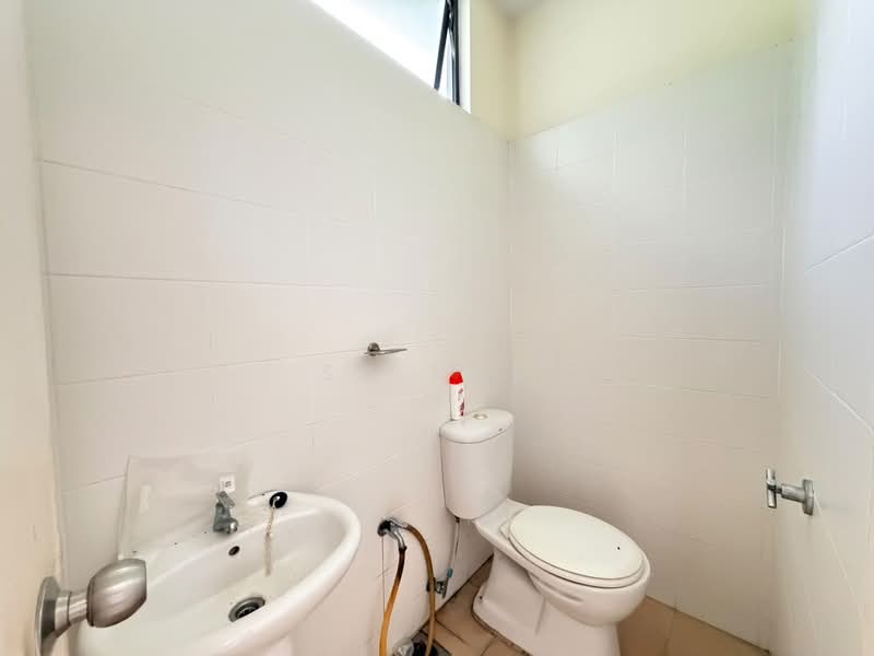 Semi-Detached House for Sale in Puteri Heights (Rawang) - SK Luk - Bathroom - PropertyGuru.com.my