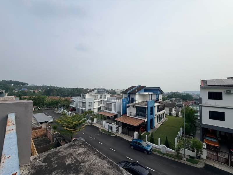 Semi-Detached House for Sale in Puteri Heights (Rawang) - SK Luk - Exterior - PropertyGuru.com.my