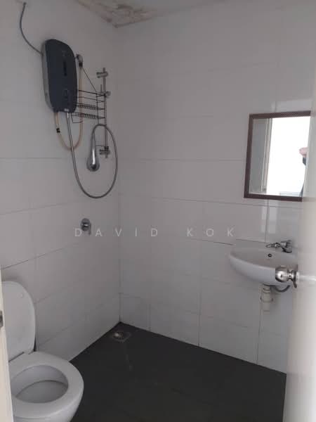 Kediaman Servis untuk Dijual di Vista Alam Serviced Apartment - David Kok - Bathroom - PropertyGuru.com.my