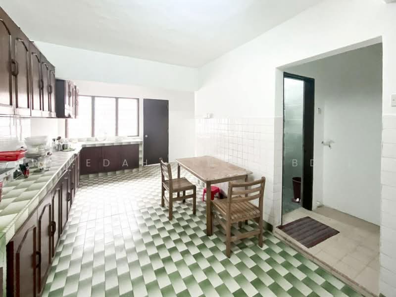 Rumah Teres 2-Tingkat untuk Dijual di Seksyen 6 (Shah Alam) - Rafedah Binti Abdul Aziz - Kitchen - PropertyGuru.com.my