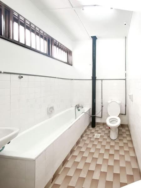 Rumah Teres 2-Tingkat untuk Dijual di Seksyen 6 (Shah Alam) - Rafedah Binti Abdul Aziz - Bathroom - PropertyGuru.com.my