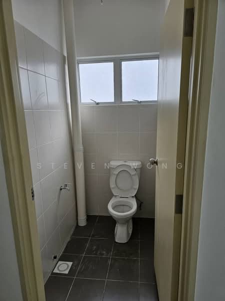 Kedai untuk Dijual di Kajang East (Semenyih) - Steven Wong - Bathroom - PropertyGuru.com.my