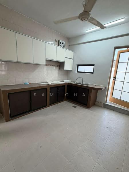 Rumah Berkembar untuk Dijual di Taman Majidee (Johor Bahru) - Sam Chai - Kitchen - PropertyGuru.com.my
