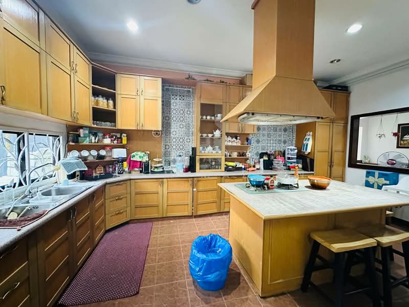 Semi-Detached House for Sale in Ukay Perdana (Ulu Kelang) - Halim Mazlan - Kitchen - PropertyGuru.com.my