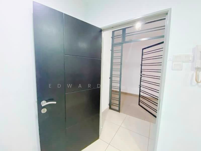Kediaman Servis untuk Dijual di Pandan Residence 2 - Edward Siow - Entrance - PropertyGuru.com.my