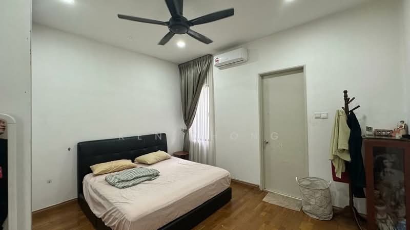 Semi-Detached House for Sale in Taman Anggun 3 (Rawang) - Ken Chong - Bedroom - PropertyGuru.com.my