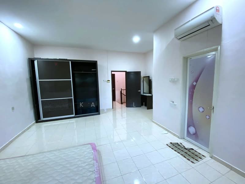Rumah Teres 2-Tingkat untuk Dijual di Taman Pulai Utama (Skudai) - Karl Lim - Bedroom - PropertyGuru.com.my