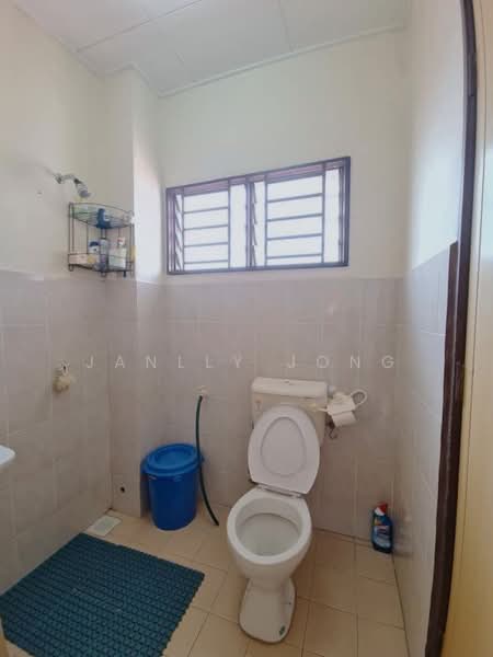 2-storey Terraced House for Sale in Nusantara Prima (Gelang Patah) - Janlly Jong - Bathroom - PropertyGuru.com.my