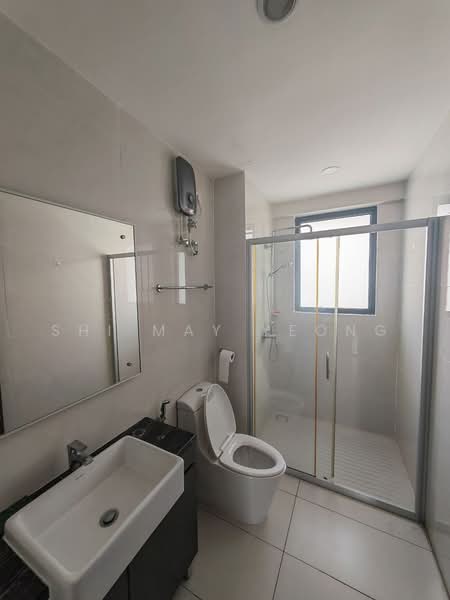 Kondominium untuk Dijual di Bay Point @ Country Garden Danga Bay - Shi May Yeong - Bathroom - PropertyGuru.com.my