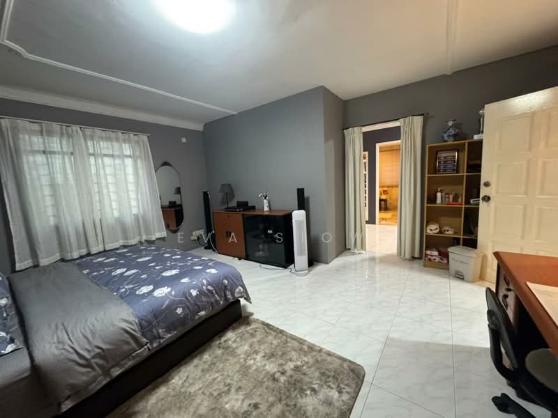 Bungalow for Sale in Taman Sentosa (Johor Bahru) - Eva Siow - Bedroom - PropertyGuru.com.my
