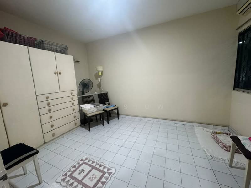 Bungalow for Sale in Taman Sentosa (Johor Bahru) - Eva Siow - Bedroom - PropertyGuru.com.my