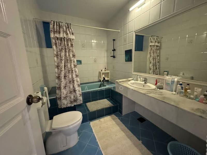 Bungalow for Sale in Taman Sentosa (Johor Bahru) - Eva Siow - Bathroom - PropertyGuru.com.my