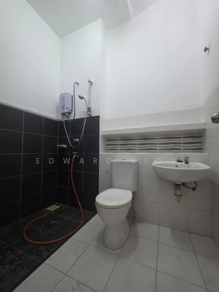 Rumah Teres 2-Tingkat untuk Dijual di Taman Setia Indah (Tebrau) - Edward Siow - Bathroom - PropertyGuru.com.my