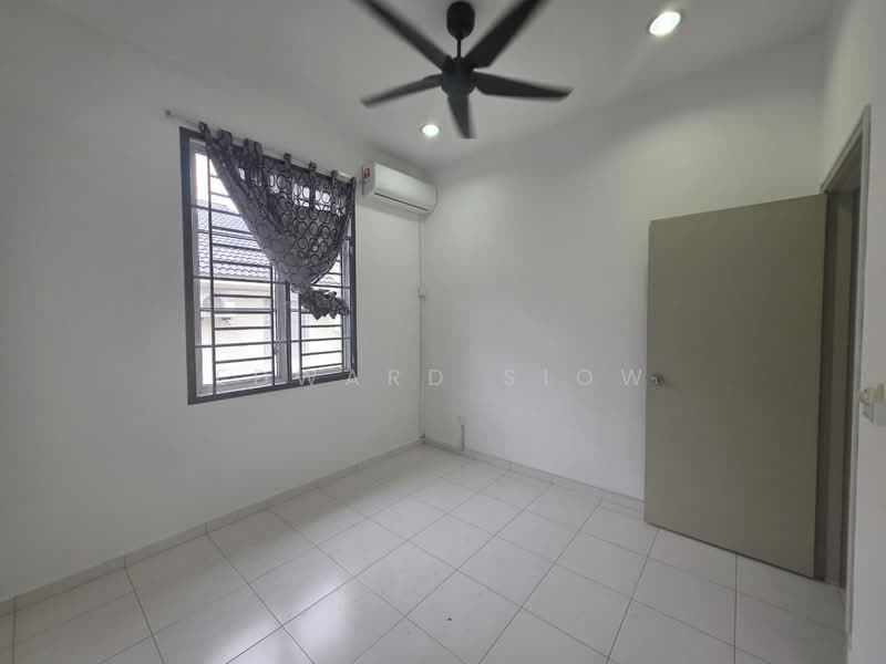 Rumah Teres 2-Tingkat untuk Dijual di Taman Setia Indah (Tebrau) - Edward Siow - Bedroom - PropertyGuru.com.my