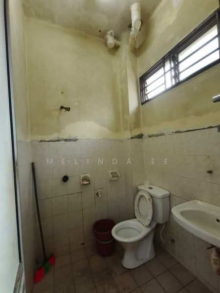 2-storey Terraced House for Sale in Bandar Putra (Kulai) - Melinda Ee - Bathroom - PropertyGuru.com.my