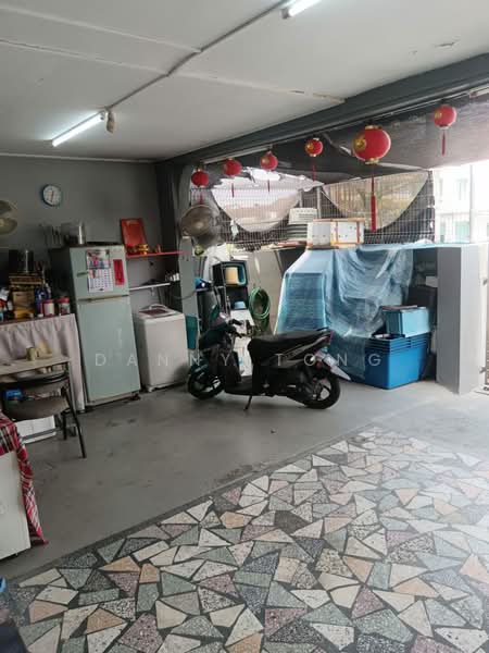 Rumah Teres 1 Tingkat untuk Dijual di Jalan Klang Lama (Old Klang Road) (Kuala Lumpur) - Danny Tong - Car Park - PropertyGuru.com.my