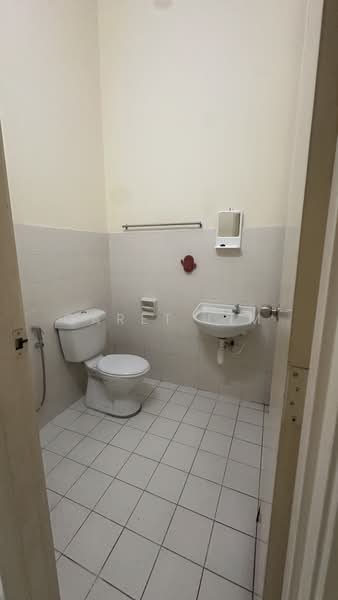 2-storey Terraced House for Sale in Taman Mount Austin (Tebrau) - Garet Lim - Bathroom - PropertyGuru.com.my