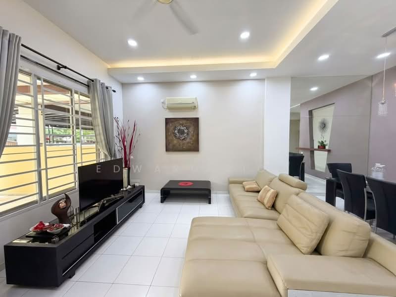 Rumah Teres 2-Tingkat untuk Disewa di Setia Tropika (Johor Bahru) - Edward Siow - Living Room - PropertyGuru.com.my