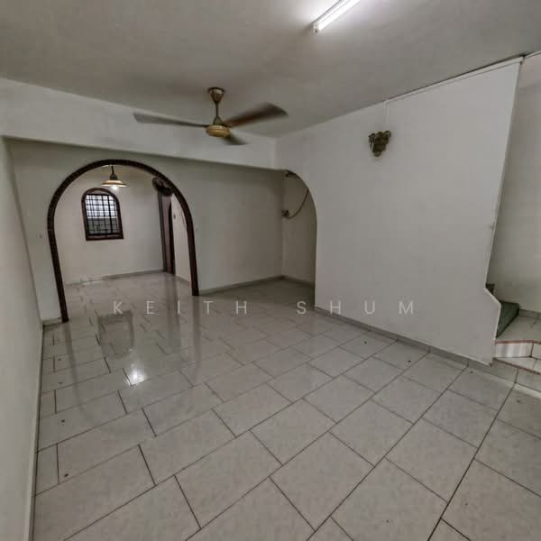 Rumah Teres untuk Dijual di Taman Damai Jaya (Skudai) - Keith Shum - Living Room - PropertyGuru.com.my