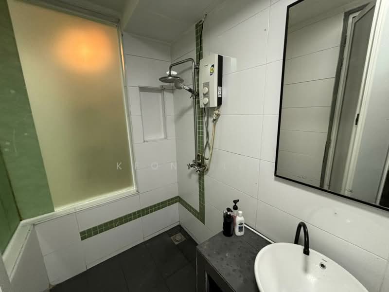 Service Residence for Rent at Ritze Perdana 2 - Kfong Lee - Bathroom - PropertyGuru.com.my