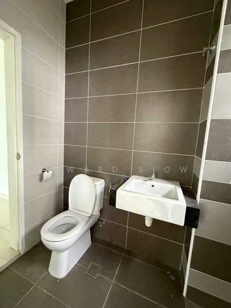 Rumah Teres 2-Tingkat untuk Dijual di Taman Desa Tebrau (Tebrau) - Edward Siow - Bathroom - PropertyGuru.com.my