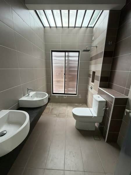 Rumah Teres 2-Tingkat untuk Dijual di Taman Desa Tebrau (Tebrau) - Edward Siow - Bathroom - PropertyGuru.com.my