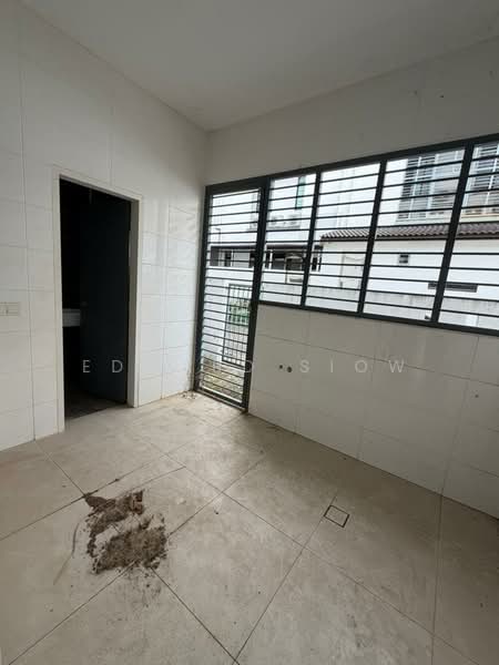 Rumah Teres 2-Tingkat untuk Dijual di Taman Desa Tebrau (Tebrau) - Edward Siow - Balcony - PropertyGuru.com.my
