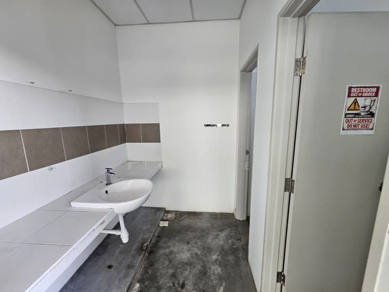 Shop for Rent in Bandar Dato Onn (Tebrau) - Fion Lee - Bathroom - PropertyGuru.com.my