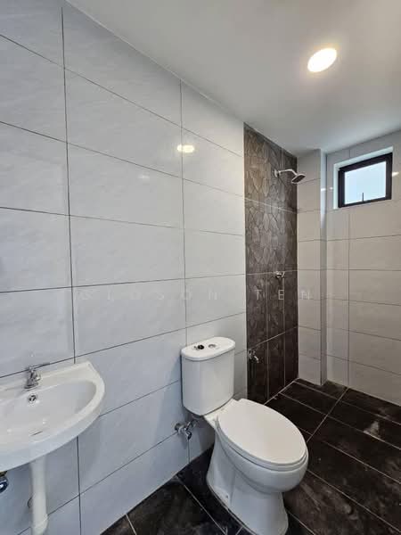 2-storey Terraced House for Sale in Taman Daya (Johor Bahru) - Gloson Ten - Bathroom - PropertyGuru.com.my