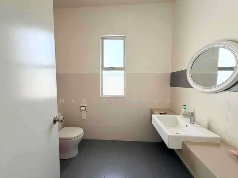 Rumah Berkembar untuk Disewa di Skudai (Johor) - Daniel Yong - Bathroom - PropertyGuru.com.my