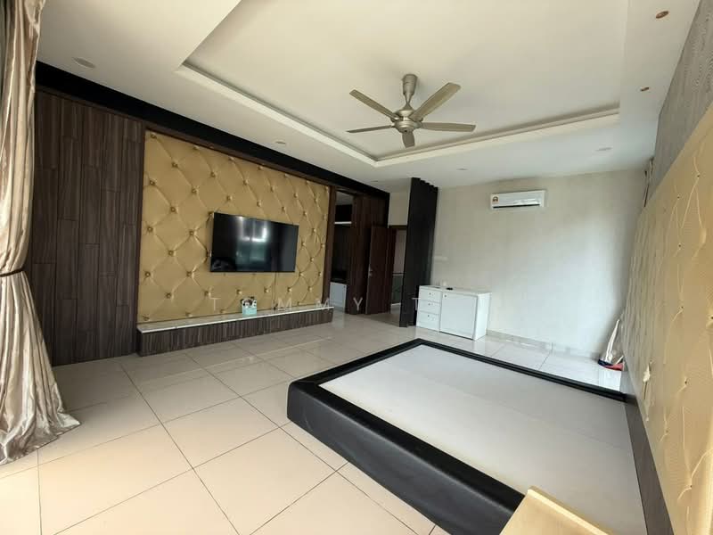 Cluster House for Sale in Taman Gaya (Ulu Tiram) - Tommy Tai - Bedroom - PropertyGuru.com.my