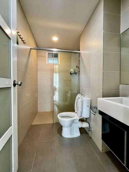 Kondominium untuk Disewa di Tropicana Bay Residences - Welson Teh - Bathroom - PropertyGuru.com.my