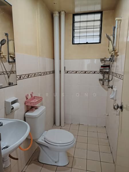 Pangsapuri untuk Dijual di Damansara Sutera - Cyrus Ong - Bathroom - PropertyGuru.com.my