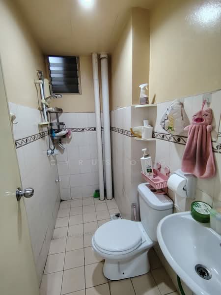 Pangsapuri untuk Dijual di Damansara Sutera - Cyrus Ong - Bathroom - PropertyGuru.com.my