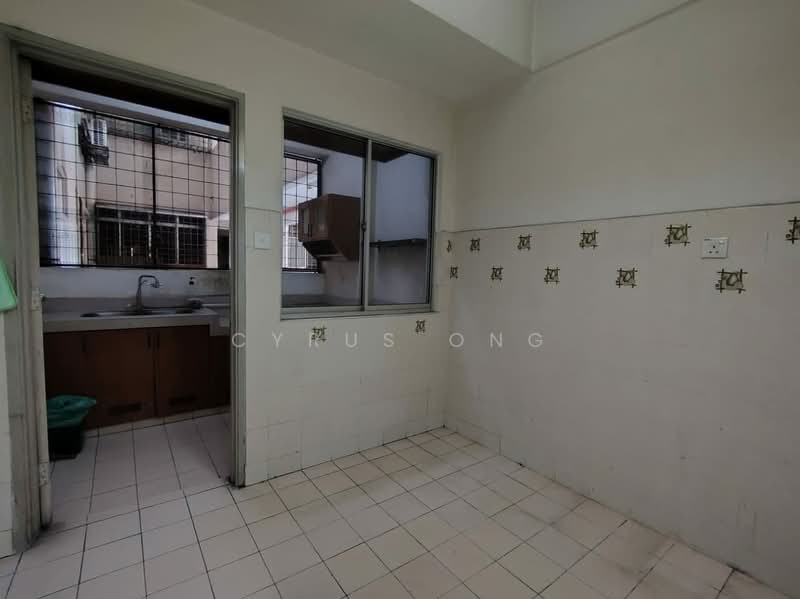 Pangsapuri untuk Dijual di Damansara Sutera - Cyrus Ong - Kitchen - PropertyGuru.com.my