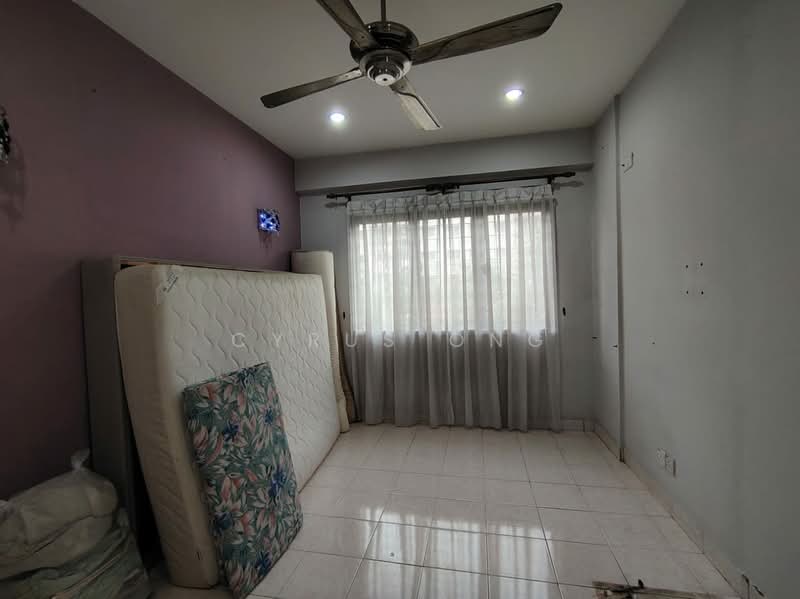Pangsapuri untuk Dijual di Damansara Sutera - Cyrus Ong - Bedroom - PropertyGuru.com.my
