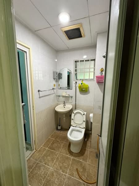 Terraced House for Sale in Bandar Botanic (Klang) - Cs Chua - Bathroom - PropertyGuru.com.my