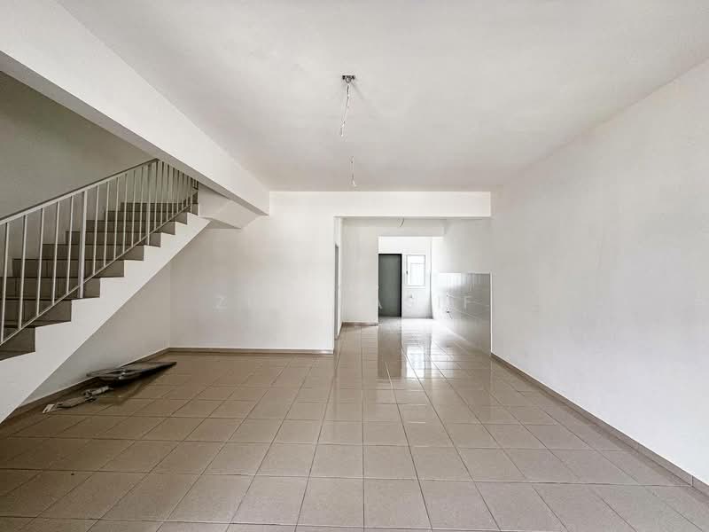 Rumah Teres 2-Tingkat untuk Dijual di Sepang (Selangor) - Zul Hasif - Living Room - PropertyGuru.com.my