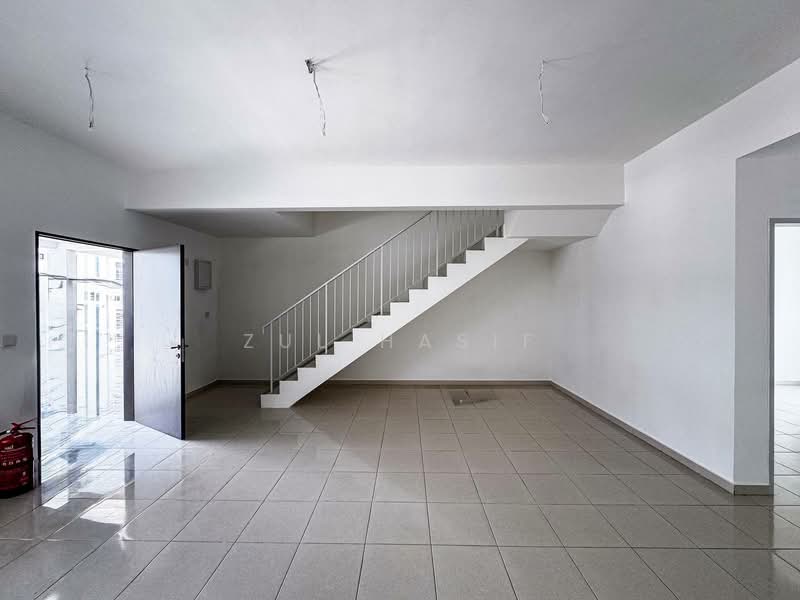 Rumah Teres 2-Tingkat untuk Dijual di Sepang (Selangor) - Zul Hasif - Living Room - PropertyGuru.com.my
