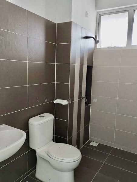 Rumah Teres 2-Tingkat untuk Dijual di Bandar Penawar (Kota Tinggi) - Eva Siow - Bathroom - PropertyGuru.com.my
