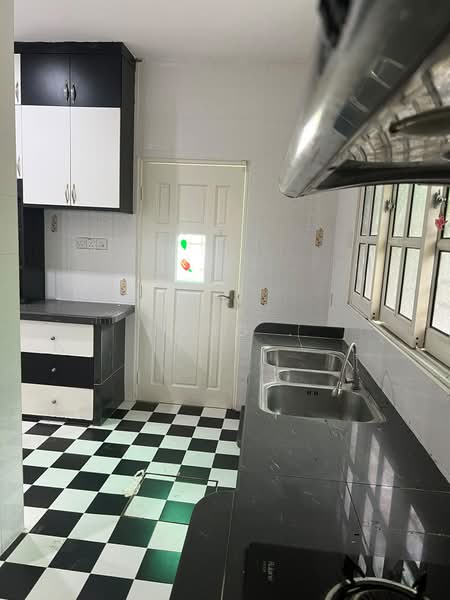 2-storey Terraced House for Sale in Mutiara Perdana (Bayan Lepas) - Hong . - Kitchen - PropertyGuru.com.my