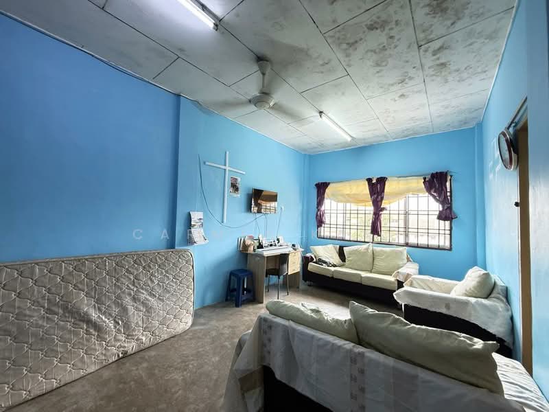 Rumah Flat untuk Dijual di Taman Tampoi Utama - Carmen Kang - Living Room - PropertyGuru.com.my
