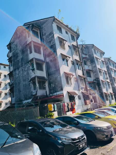 Rumah Flat untuk Disewa di Desa Petaling Flat - Tron Wan - Exterior - PropertyGuru.com.my