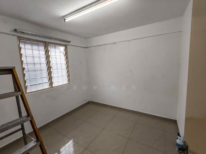 Rumah Flat untuk Disewa di Desa Petaling Flat - Tron Wan - Interior - PropertyGuru.com.my