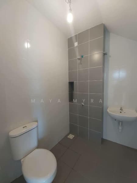 Rumah Berkembar untuk Dijual di Puncak Alam (Selangor) - Maya Myra - Bathroom - PropertyGuru.com.my