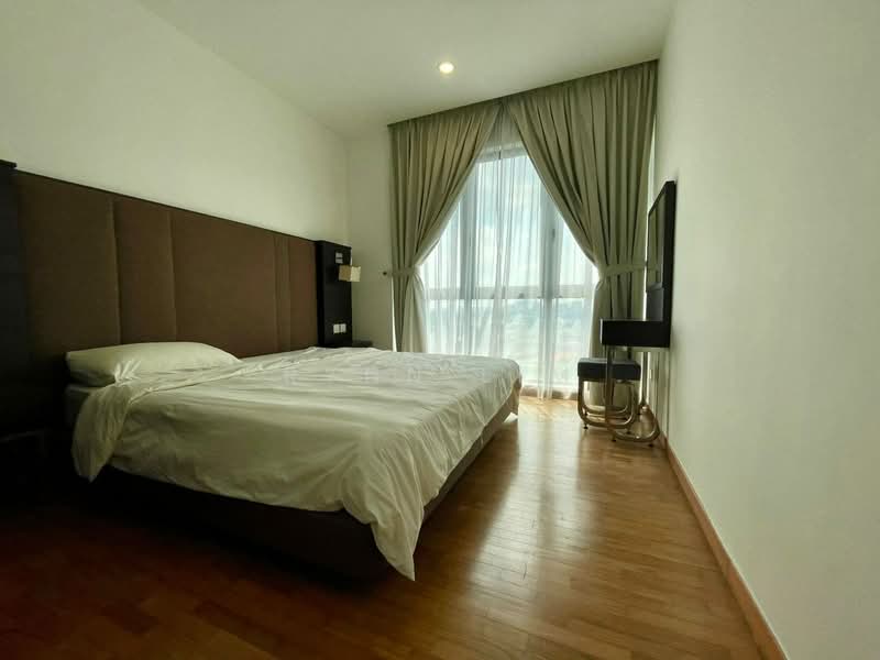 Apartment for Sale at Molek Pine 3 - Rynn Lim - Bedroom - PropertyGuru.com.my