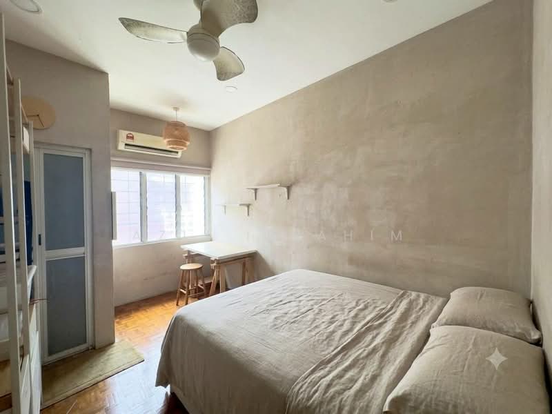 Rumah Teres 2-Tingkat untuk Dijual di Taman Putra Indah (Seri Kembangan) - Azli Ibrahim - Bedroom - PropertyGuru.com.my