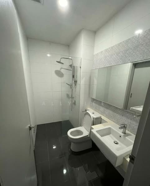 Service Residence for Rent at Residential Suites @ HighPark - Ally Lee - Bathroom - PropertyGuru.com.my